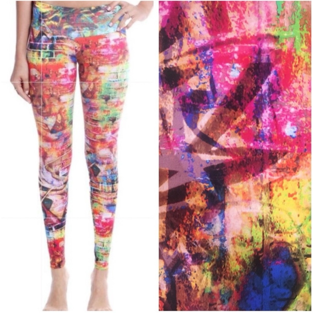 Radiant Abstract Graffiti Retro Yoga Leggings